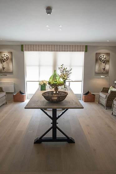 Quiet, cosy spa waiting room
