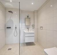 Master bedroom ensuite