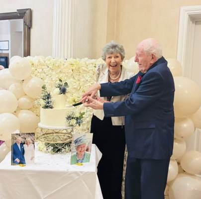 Mrs and Mrs A celebrate their 70th wedding anniversary at Willicombe Park